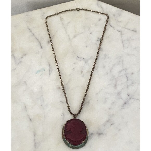 Vintage Red Molded Glass Cameo Golden Frame Patina Necklace Pendant - Picture 2 of 8